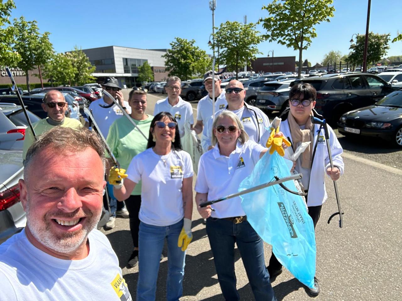 Vlaams Belang houdt zwerfvuilactie in Scherpenheuvel-Zichem
