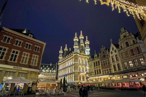 Bezoek aan de Leuvense kerstmarkt met het Seniorenforum