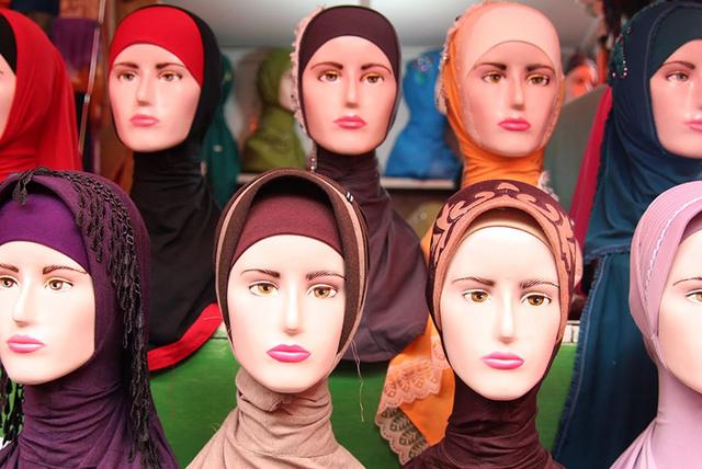 Geen Islamitische hoofddoeken voor ons gemeentepersoneel! 