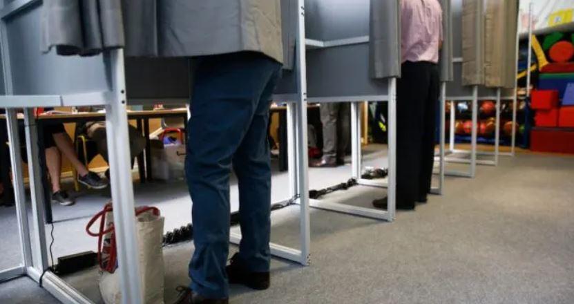 Traditionele partijen doen alles om allochtonen naar de stembus te lokken