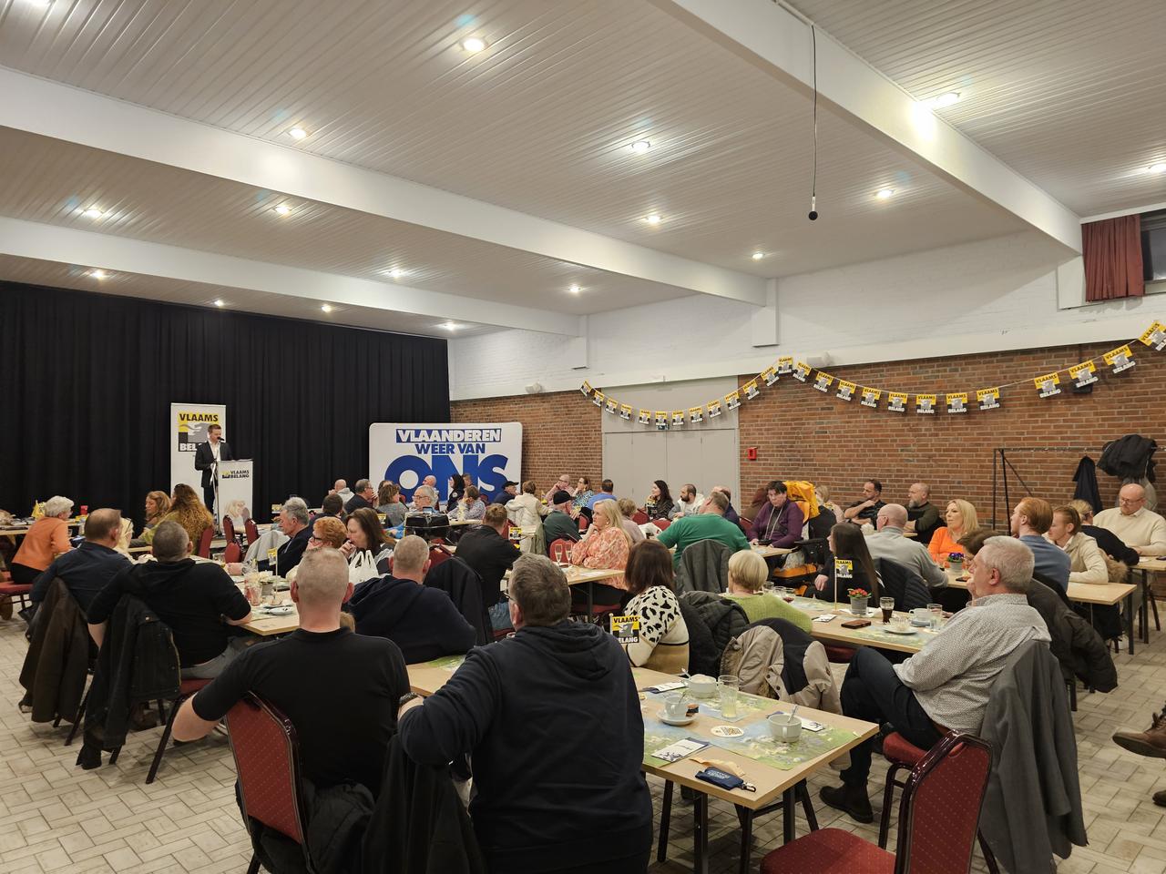 Eetdag Vlaams Belang Hasselt druk bezocht
