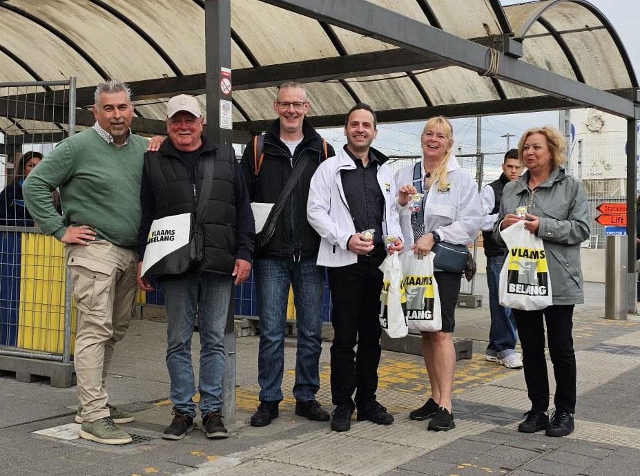 Vlaams Belang Hasselt wenst reizigers een zalig Pasen met chocolade paaseitjes