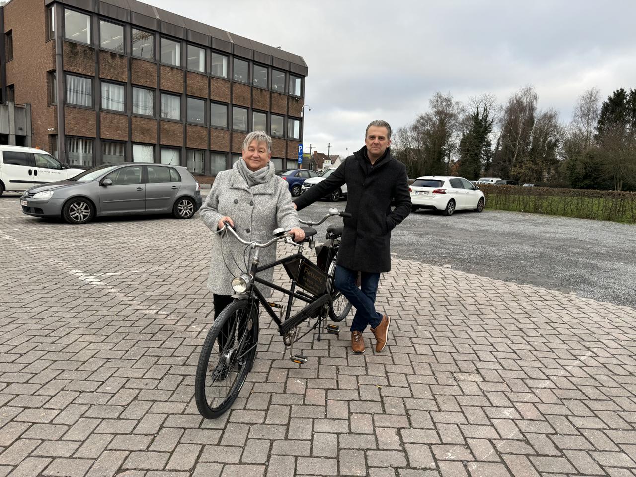Denderleeuwse tandem! Christel De Bruecker - 14de kandidaat Kamer - en Kristof Slagmulder - 4de kandidaat Vlaams Parlement.