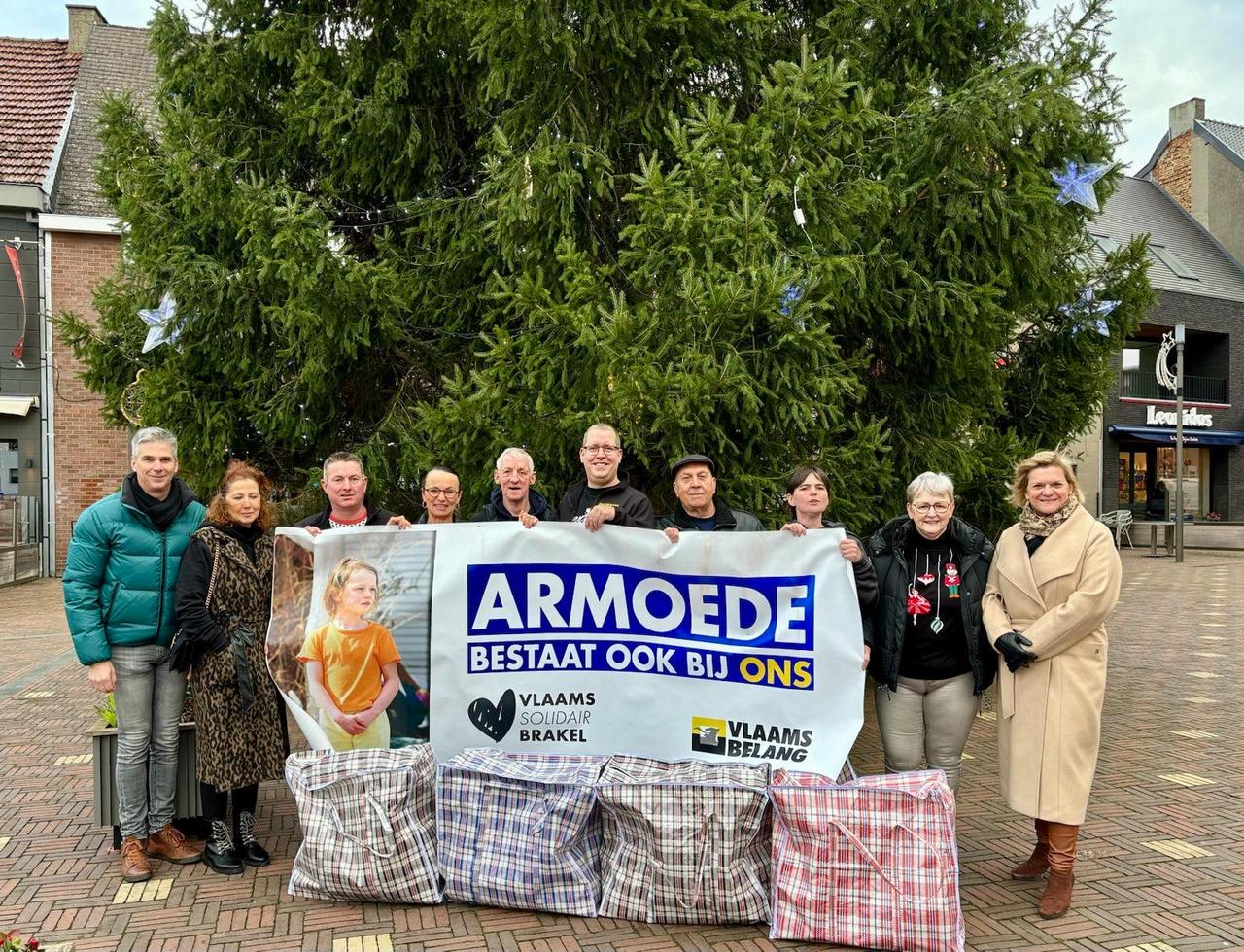 Vlaams Belang Brakel schenkt 35 kerstpakketten aan Brakelse gezinnen