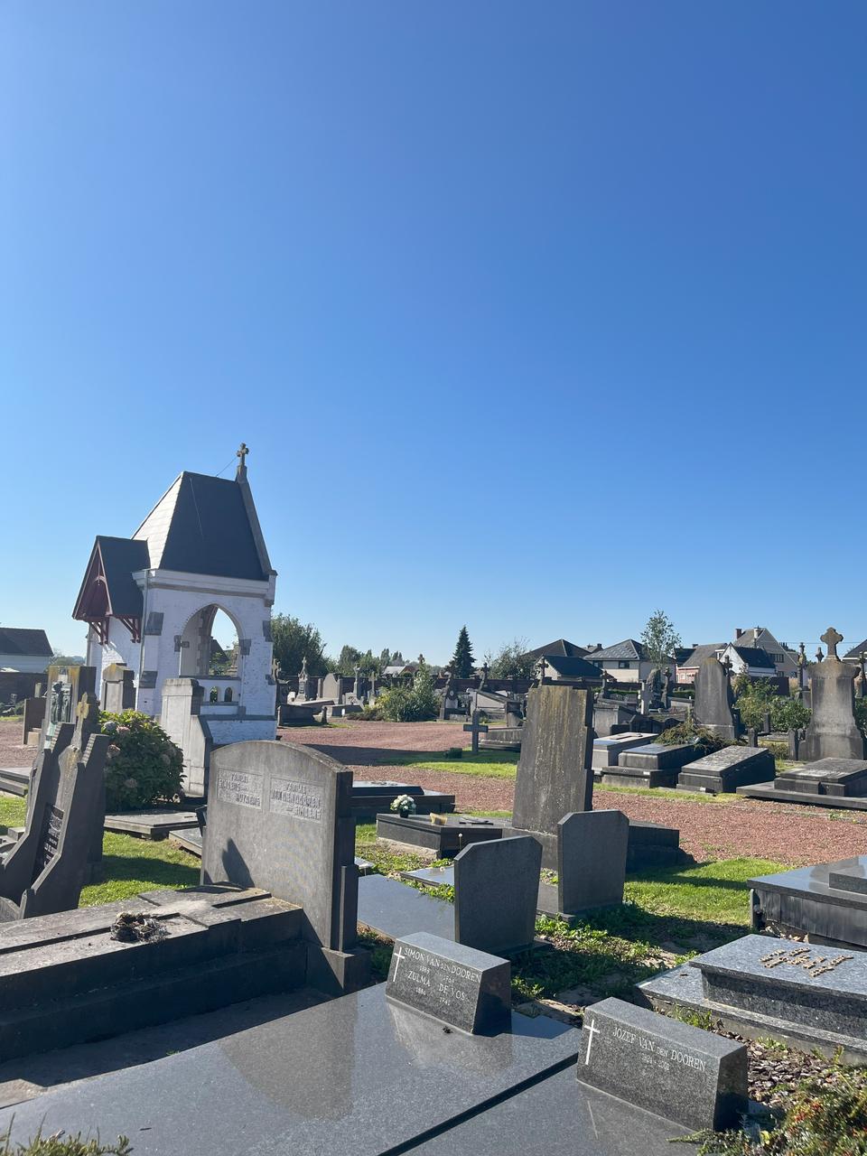 Rolstoelgebruikers kunnen geen afscheid nemen aan het graf