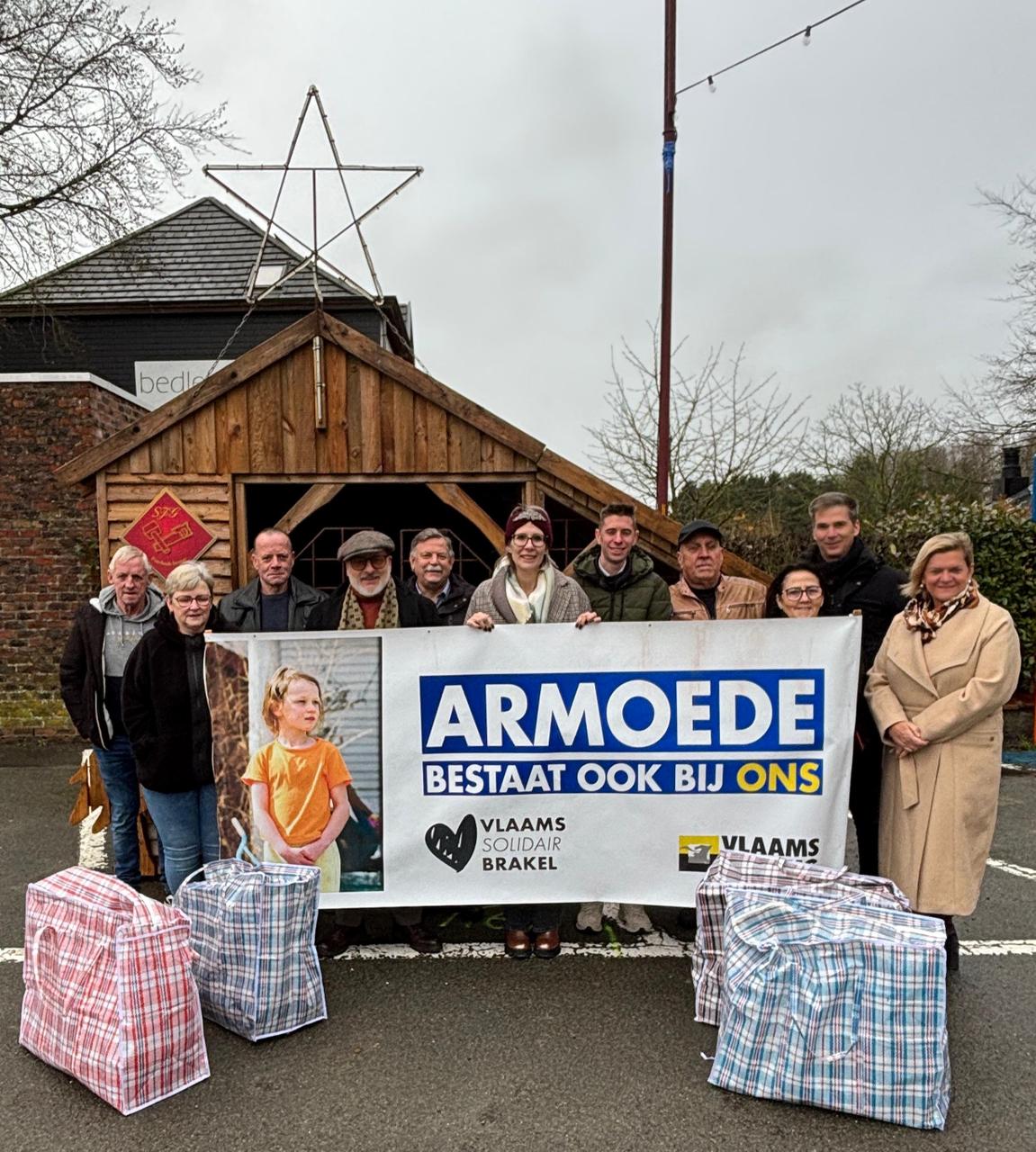 Vlaams Belang Brakel schenkt 40 kerstpakketten aan Brakelse gezinnen