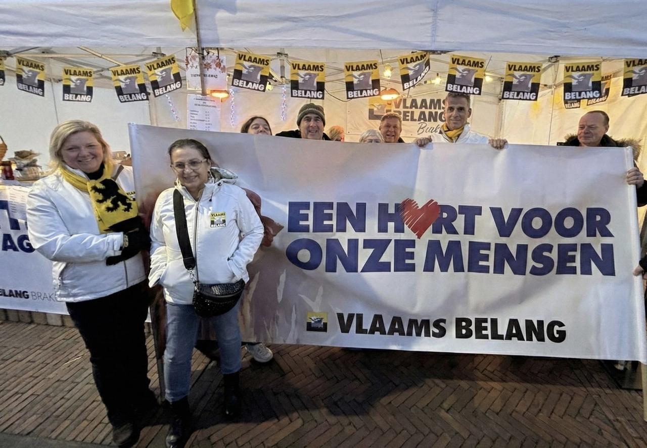 Vlaams Belang bezorgt meer dan veertig kerstpakketten aan Brakelse gezinnen