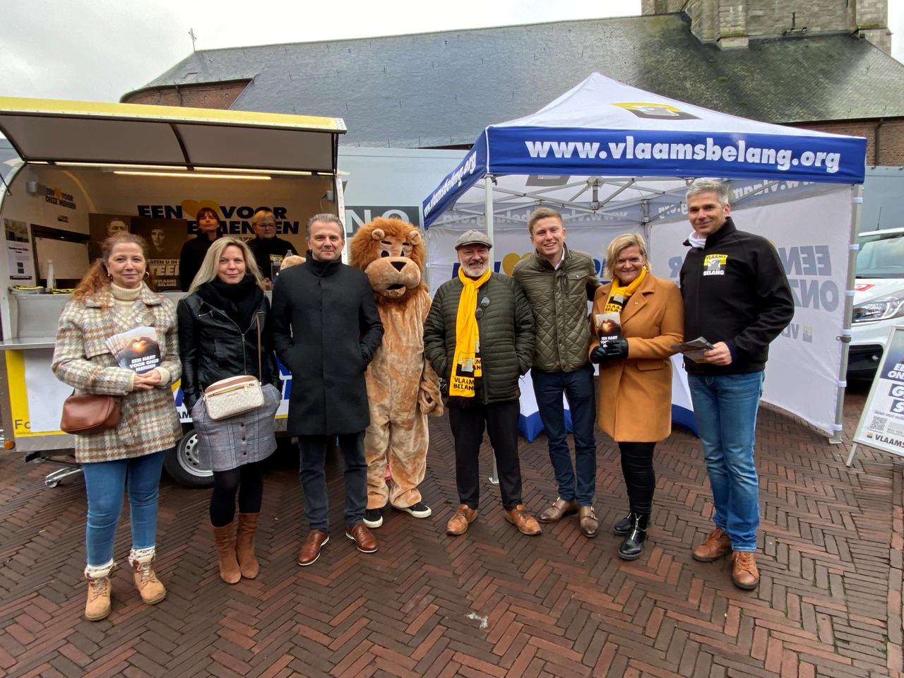Vlaams Belang Brakel deelt soep uit en doet inzamelingsactie voor goede doel: “Een hart voor onze mensen”