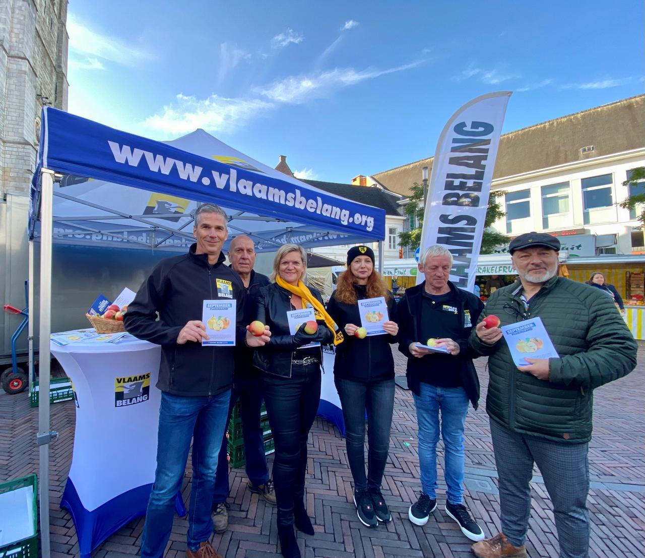 Vlaams Belang Brakel deelt appels uit