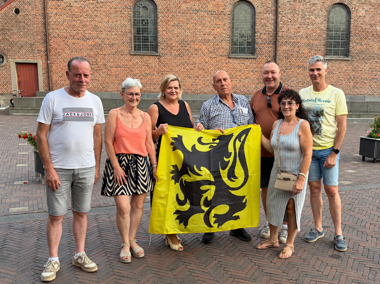 Vlaams Belang Brakel bedankt meer dan 200 'vlaggers' op 11 juli