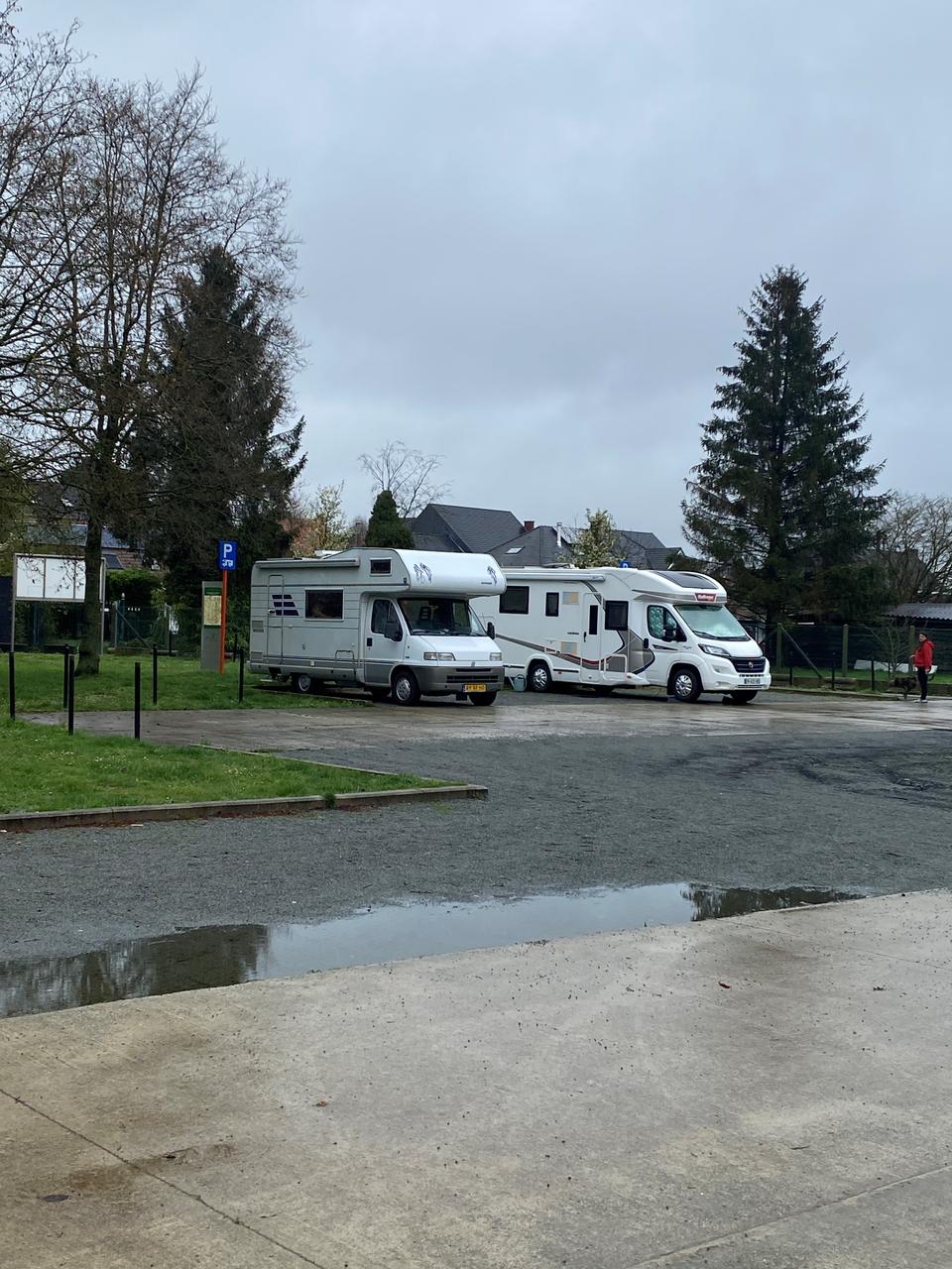 Open VLD geeft gratis elektriciteit, water en sanitair voor kampeerders 