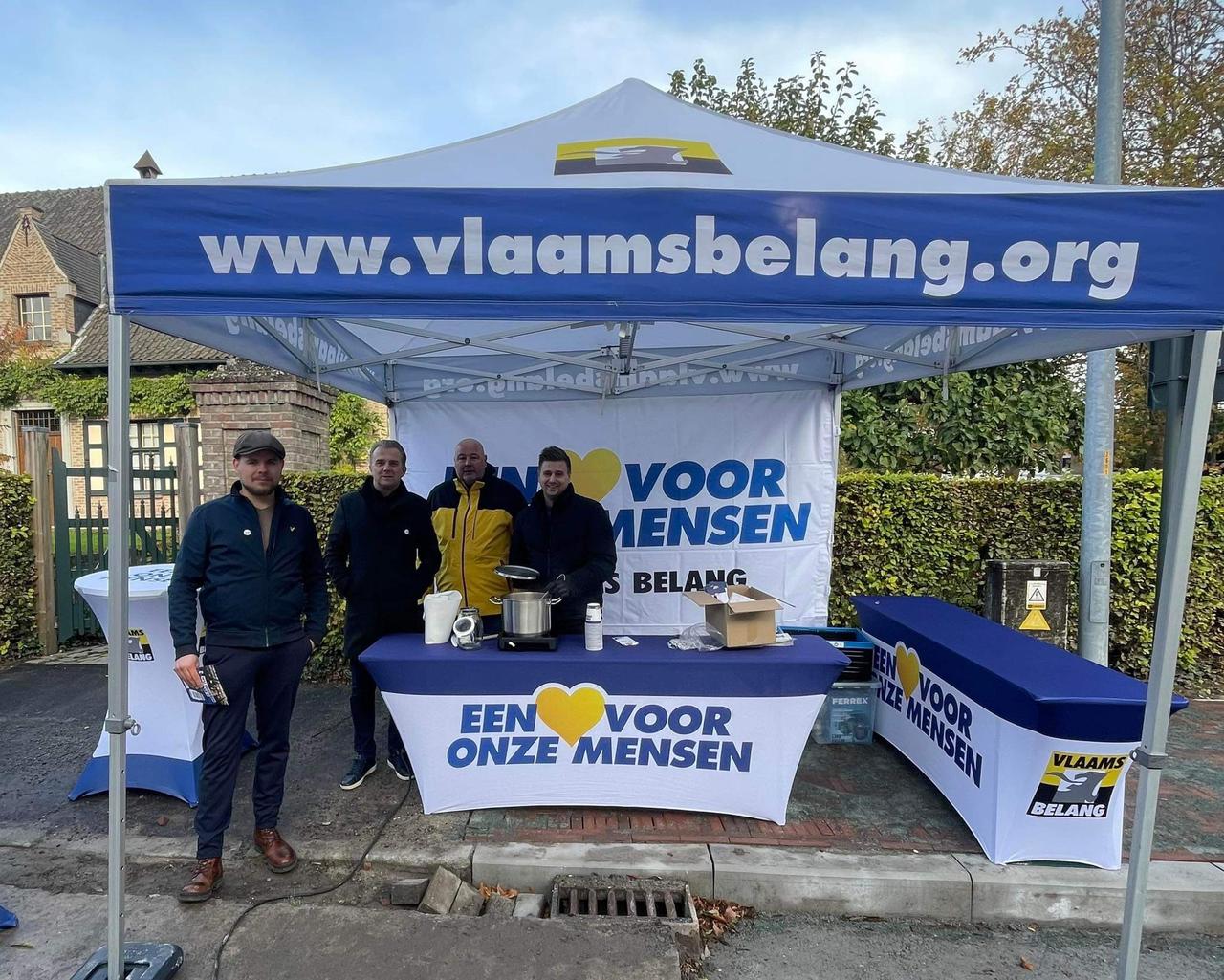 Vlaams Belang deelt soep uit voor goede doel en wil bewustzijn rond falend sociaal woonbeleid vergroten