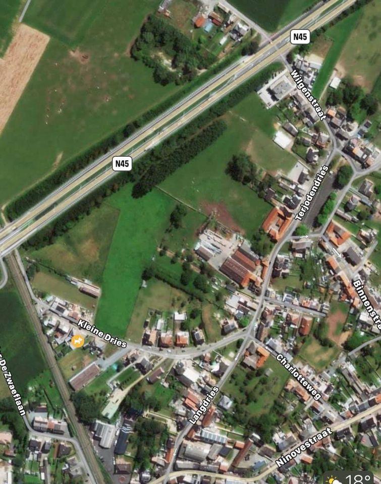 Bouw sociale woonwijk te Terjoden.