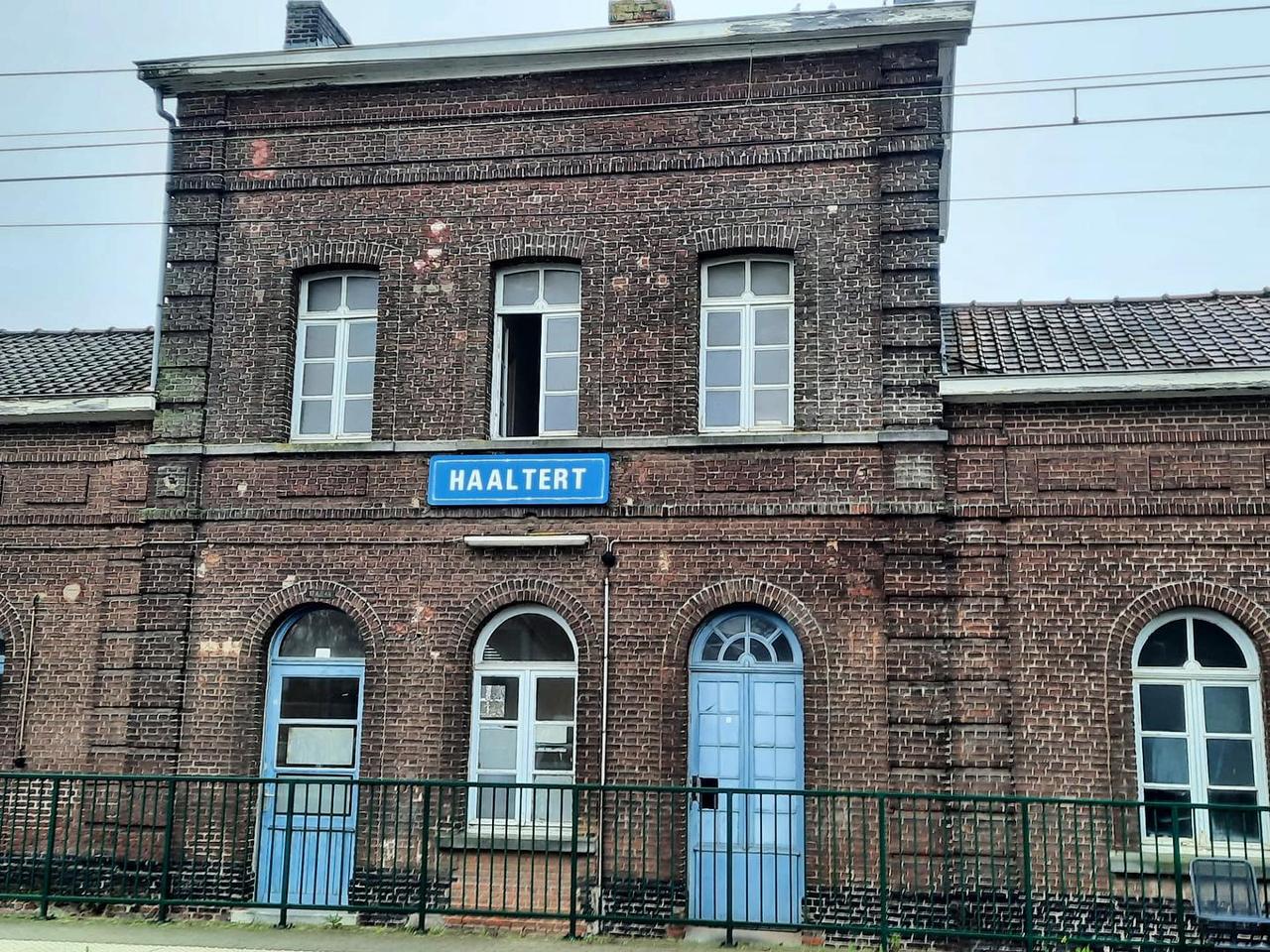 Stationsgebouw Haaltert: Quid?