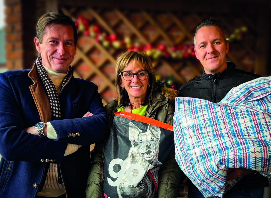 Vlaams Belang bezorgt kerstpakketten aan Buggenhoutse gezinnen in strijd tegen armoede