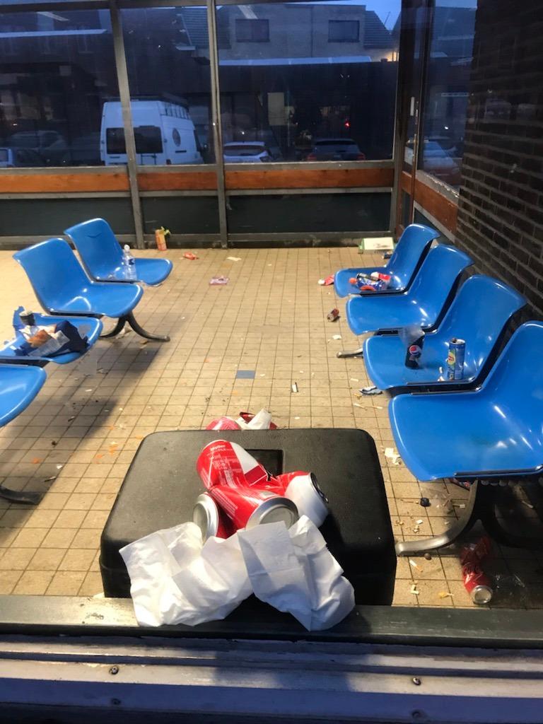 Station in Buggenhout lijkt eerder op sluikstort
