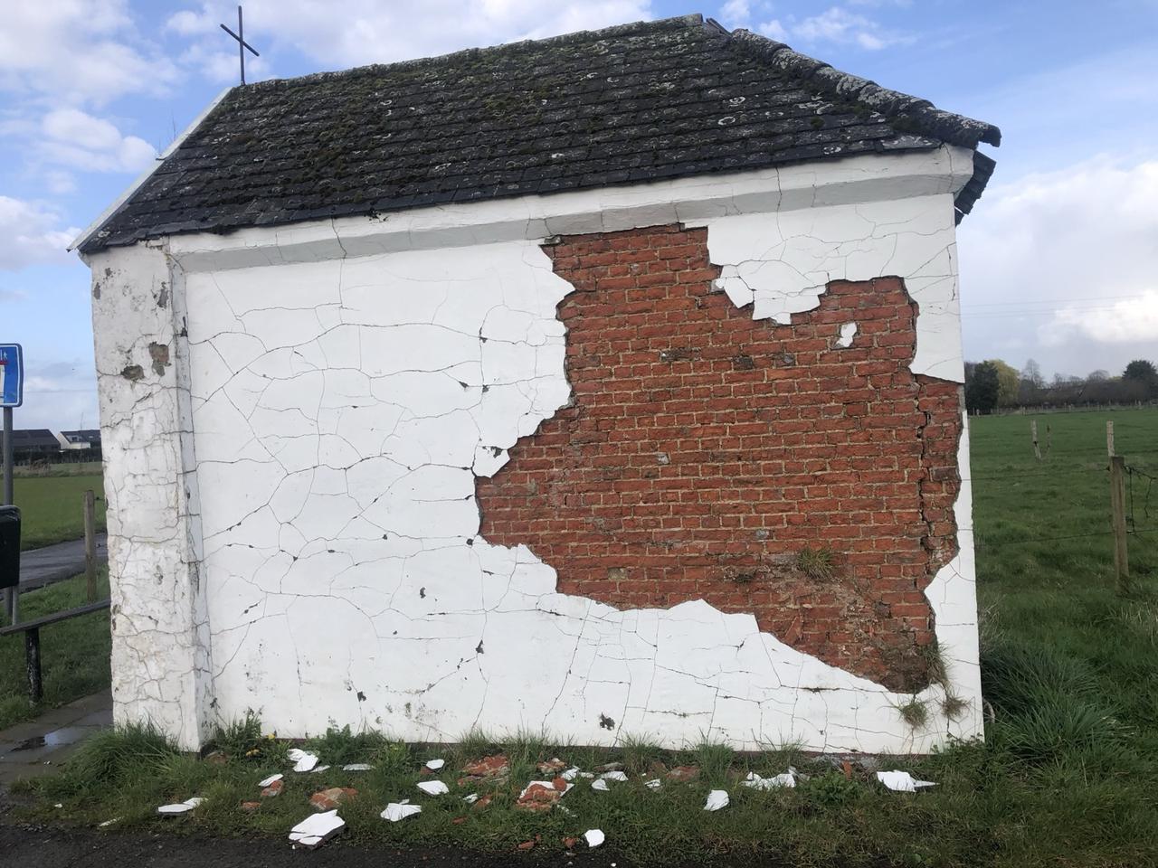 Vlaams Belang eist dringende redding van de Zittingswegkapel: “Stop de actieve verwaarlozing van ons Buggenhouts erfgoed”