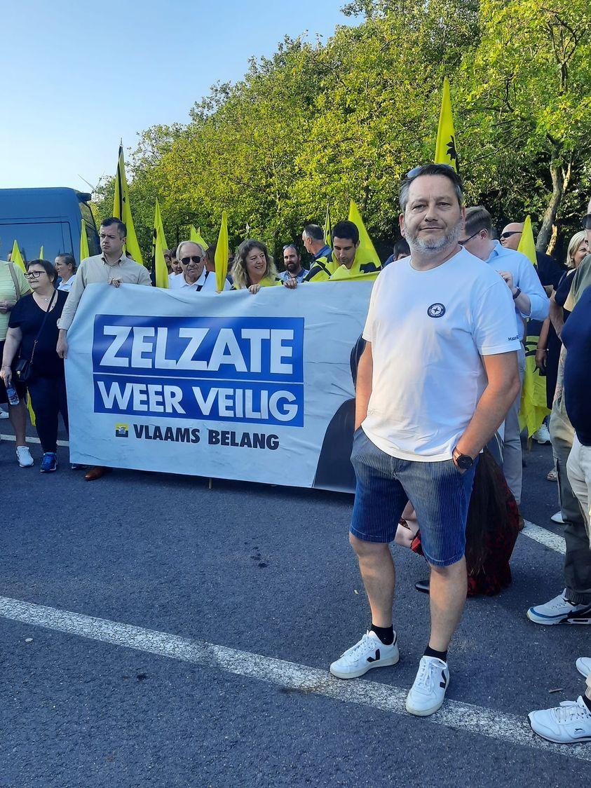 Niet alleen met woorden op sociale media is het Vlaams Belang aanwezig ook op het terrein staan we paraat. Hopelijk met velen!