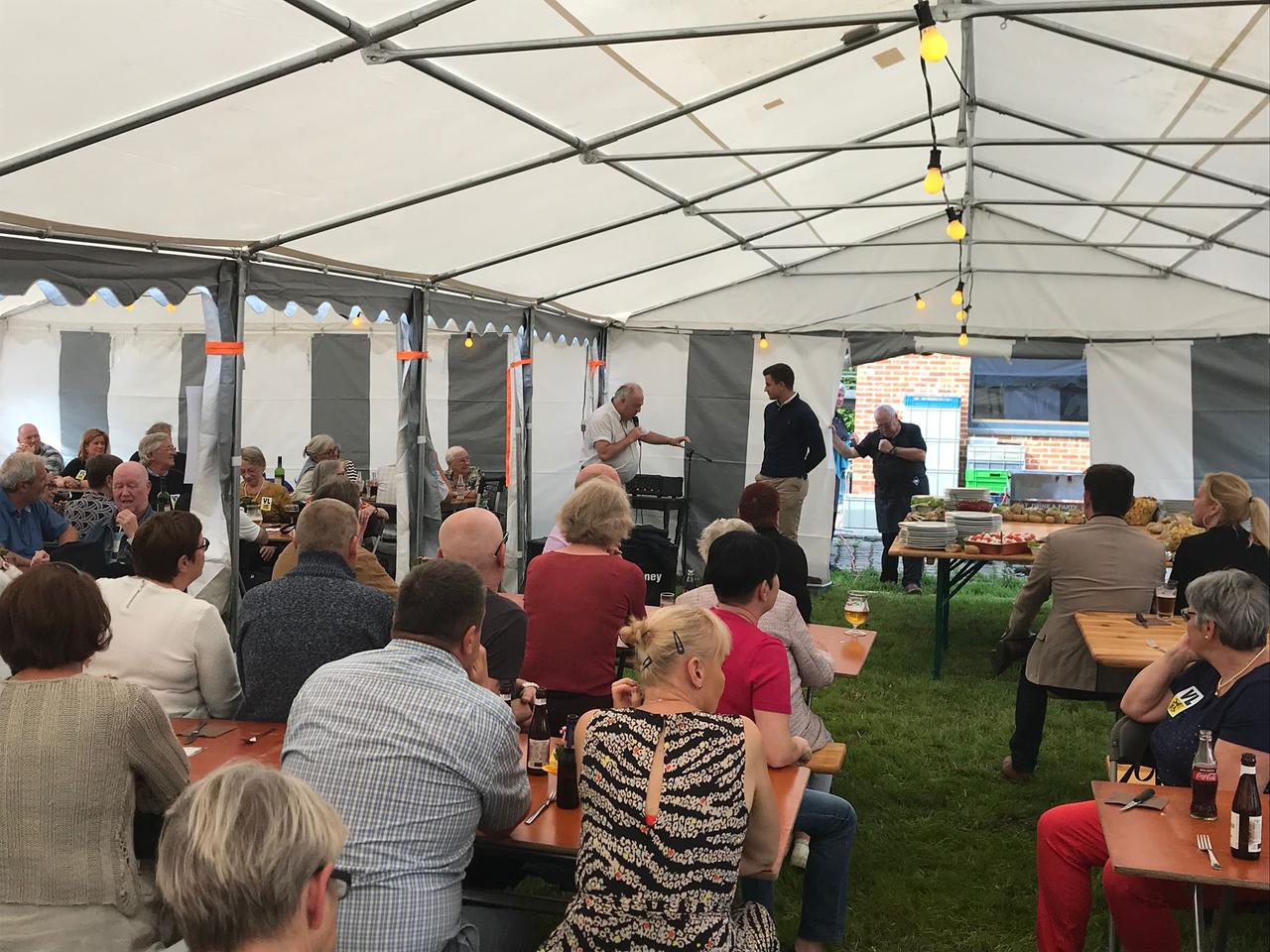 Geslaagde braai, jeugd sterk vertegenwoordigd