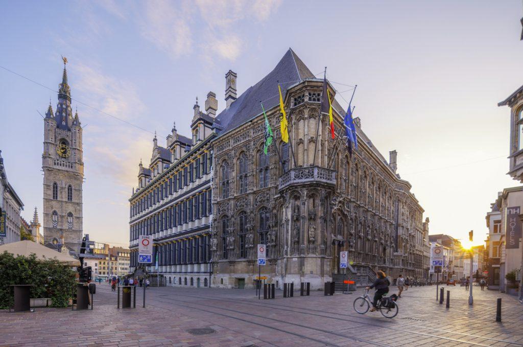 “Gevaarlijke spilzucht paars-groen Gents kabinet moet stoppen”