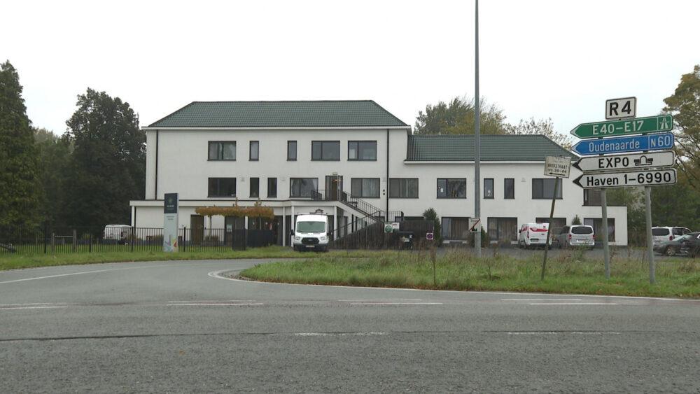 Vlaams Belang wil geen besparing op daklozenopvang, “maar knippen in huisvesting voor illegalen”