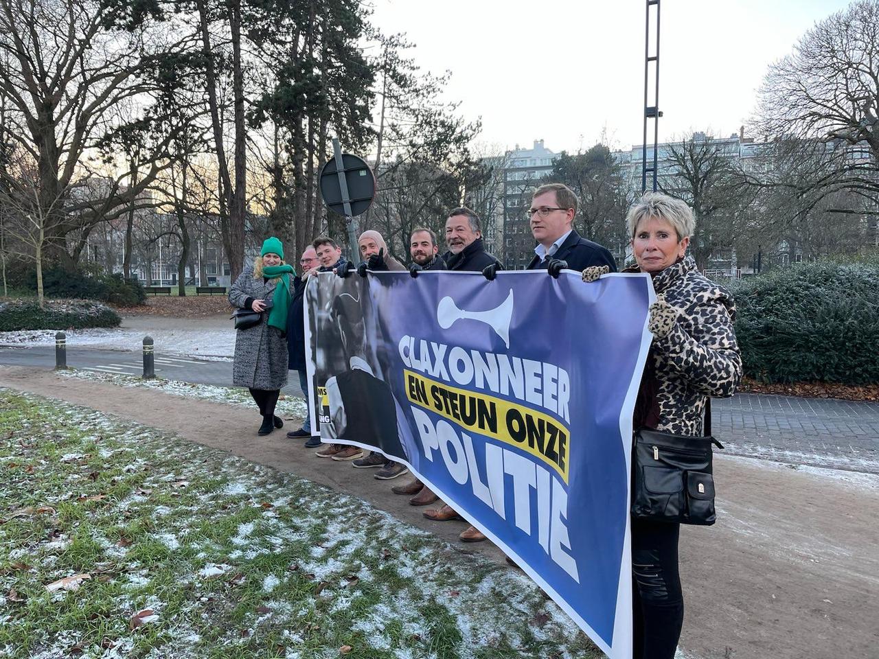 Vlaams Belang voert actie ter ondersteuning van Gentse flikken