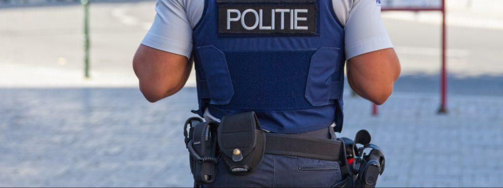 Bus gesloopt door ‘jongeren’: “Doortastend beleid nodig om zomer veilig te houden”