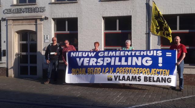 Protest tegen de geldverspilling door de CD&V-meerderheid