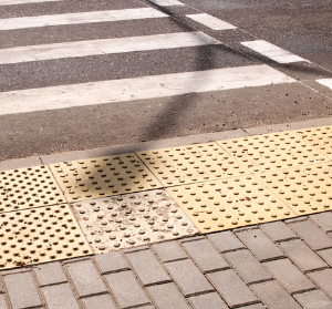 Sensbiliseringscampagne blindegeleidelijnen door Vlaams Belang