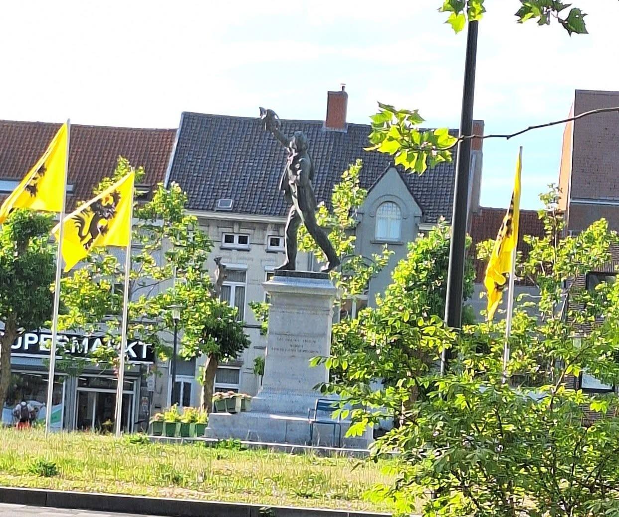 Filip Deforche: "Roeselare moet haar Vlaamse voortrekkers blijven(d) eren!"