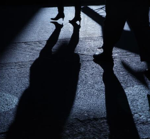 Vlaams Belang juicht mobiele stalkingsalarmen toe, betreurt hun noodzaak!