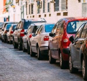 Michiel Descheemaeker hekelt verkeerschaos Izegemsestraat – Oekensestraat (Rumbeke)