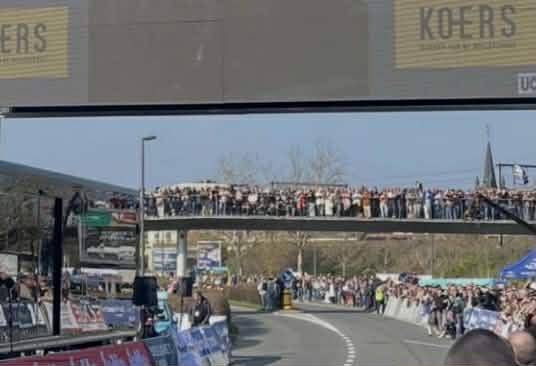 Bijna 200 mensen op een versleten Spiraalbrug: stadsbestuur speelt met levens!