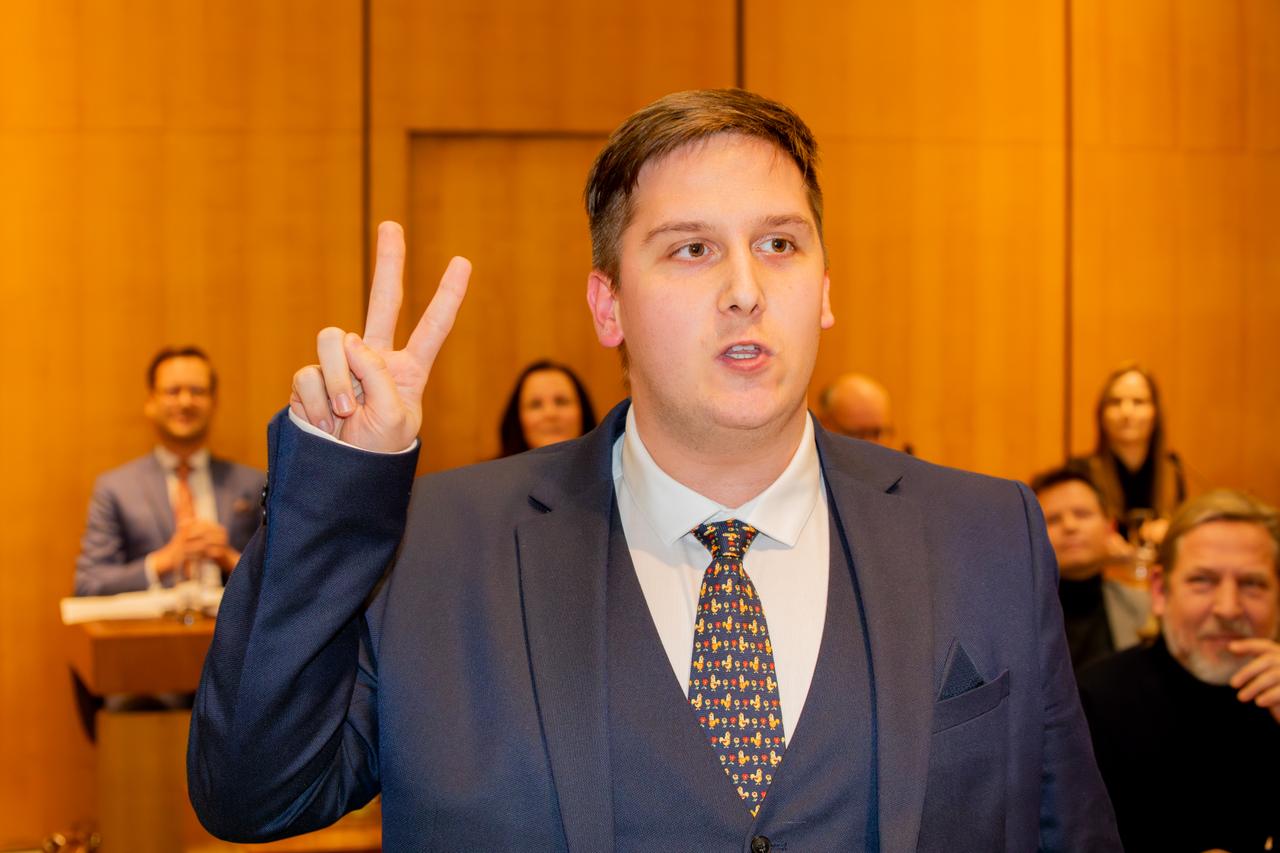 Karel Descheemaeker - “Ik wil de gewone Kortrijkzaan een stem geven”