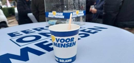 Vlaams Belang deelt soep uit voor goede doel