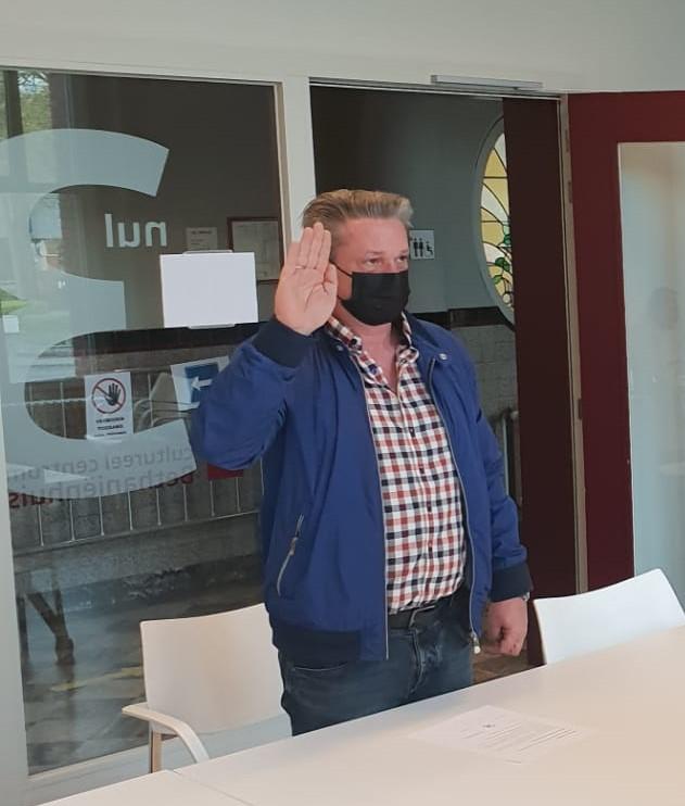 Kurt Janssens legt eed af als  Vlaams Belang-vertegenwoordiger van het Bijzonder Comité