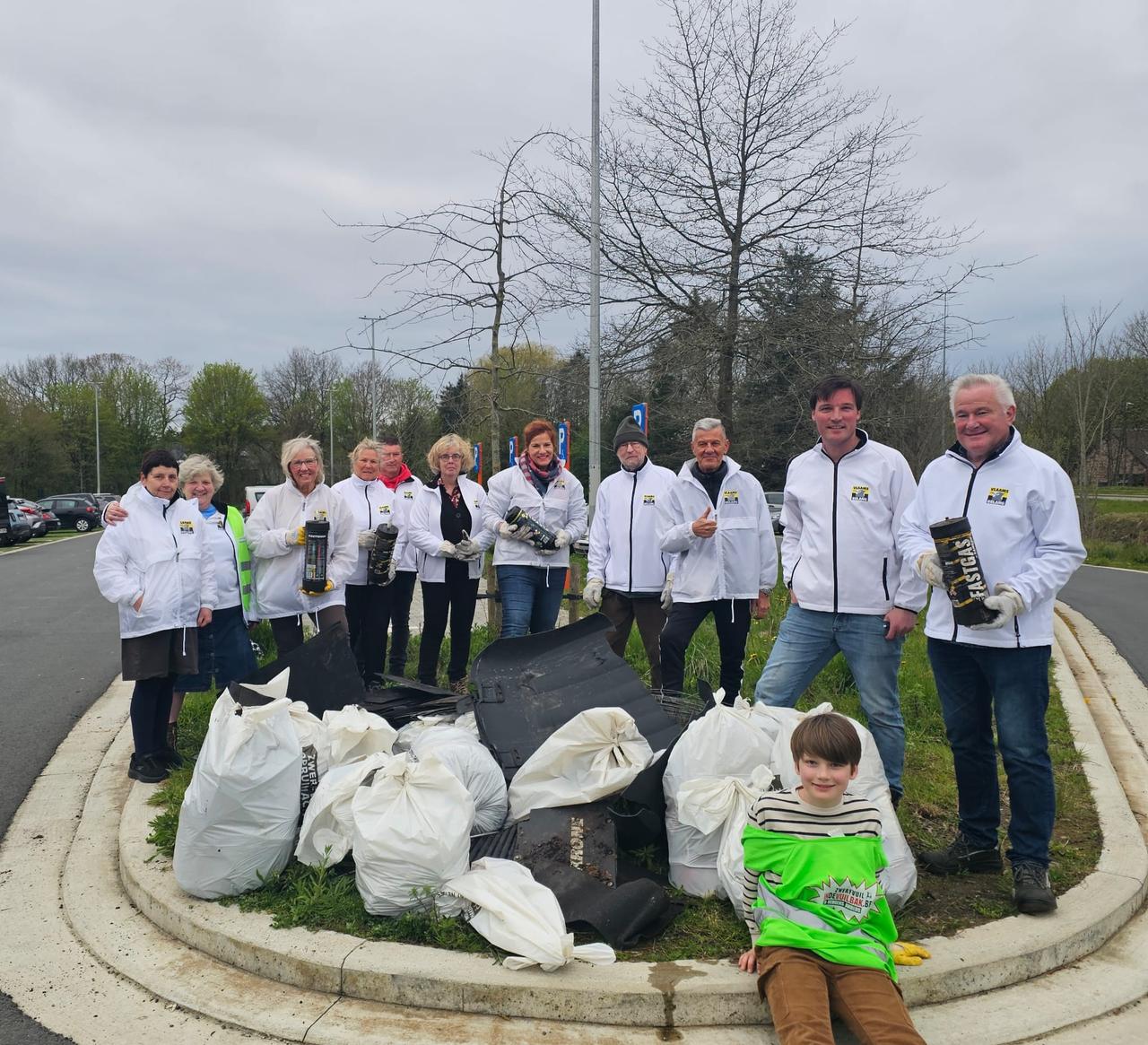 Vlaams Belang maakt omgeving P&R Zoersel opnieuw zwerfvuilvrij
