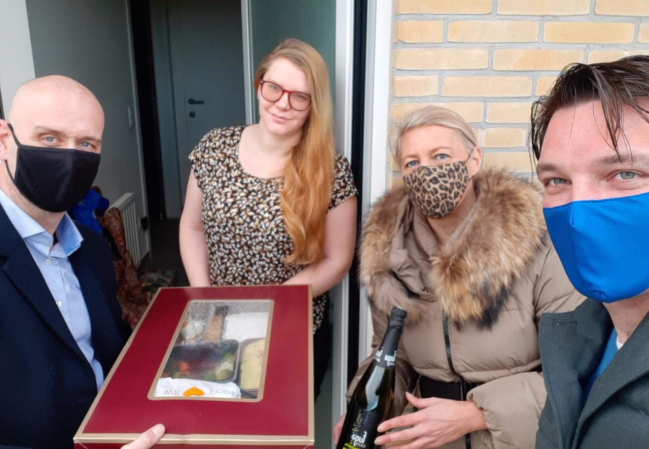 Brasserie De Lindeloo schenkt feestmaaltijd aan 3 Zoerselse gezinnen