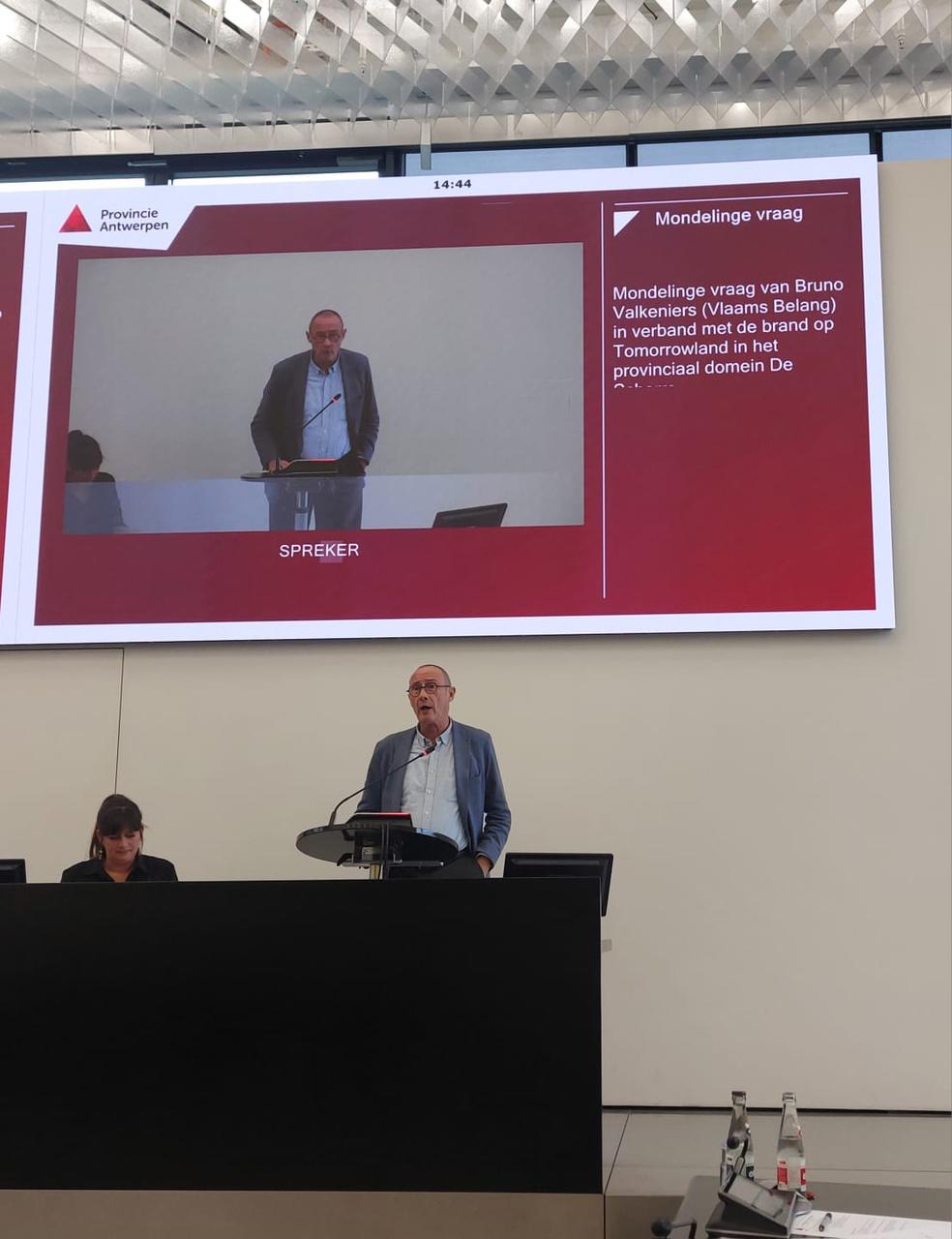 Enkele vragen die ons provincieraadslid Bruno Valkeniers stelde naar aanleiding van de brand op Tomorrowland.