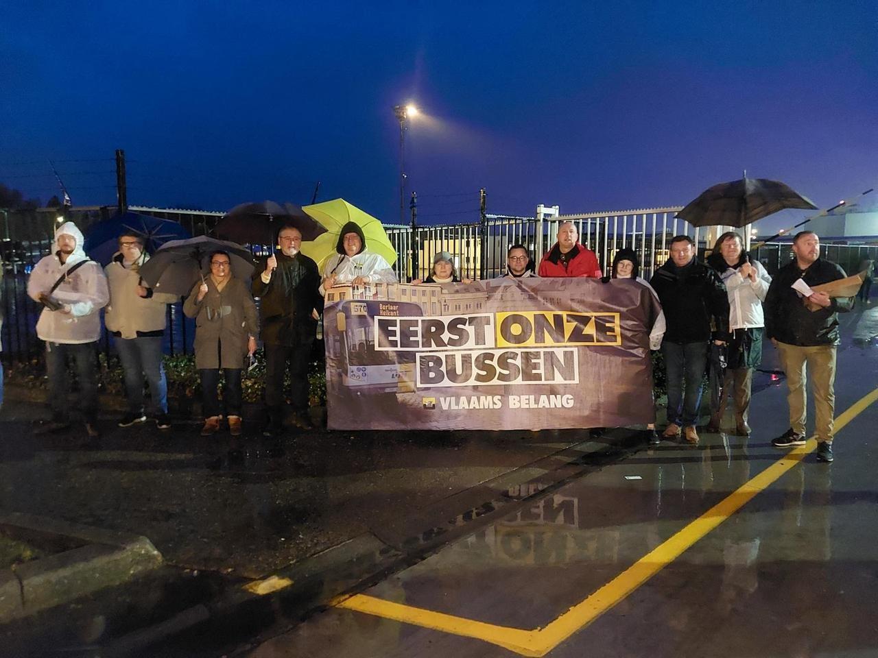 Vlaamse regering moet Van Hool redden!