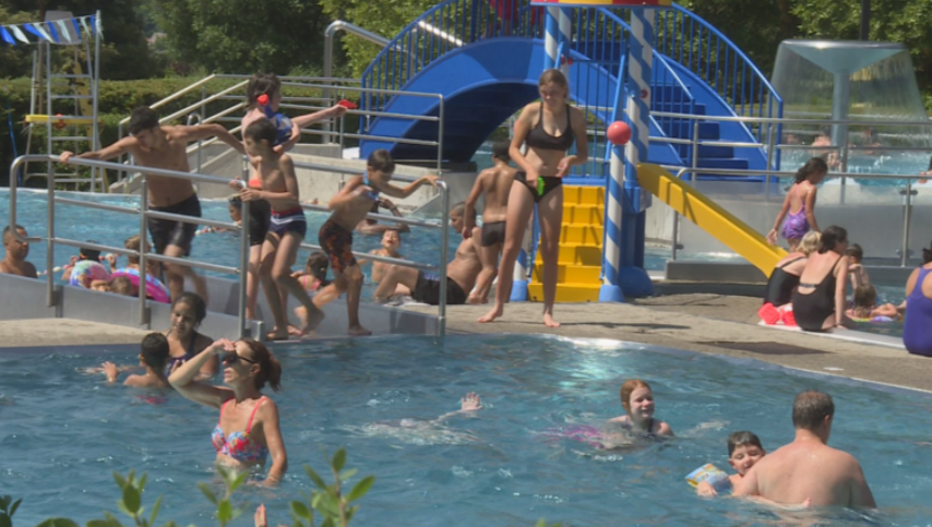 “Openluchtzwemmen mag geen privilege worden voor wie zich een privézwembad kan veroorloven”