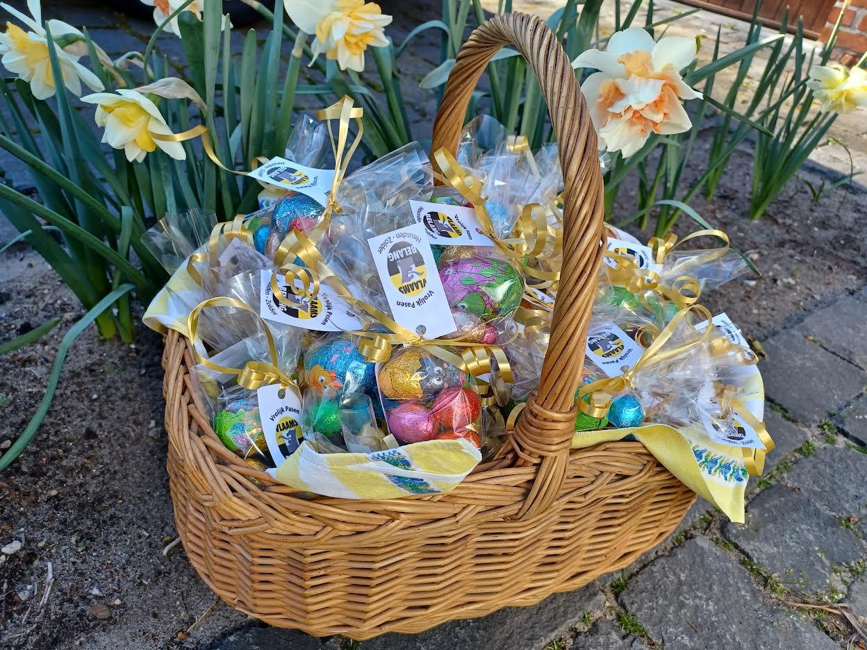 Paasbezoek van Vlaams Belang Heusden-Zolder aan onze rusthuizen.