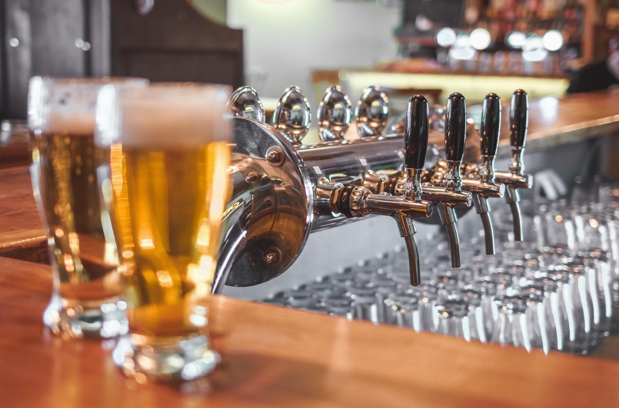 Vlaams Belang Dendermonde geeft ‘vat der verbinding’ in café Akademie