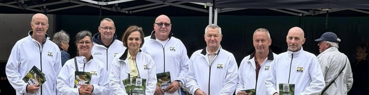 Met uitdeelactie wil Vlaams Belang Dendermonde aandacht voor bijen