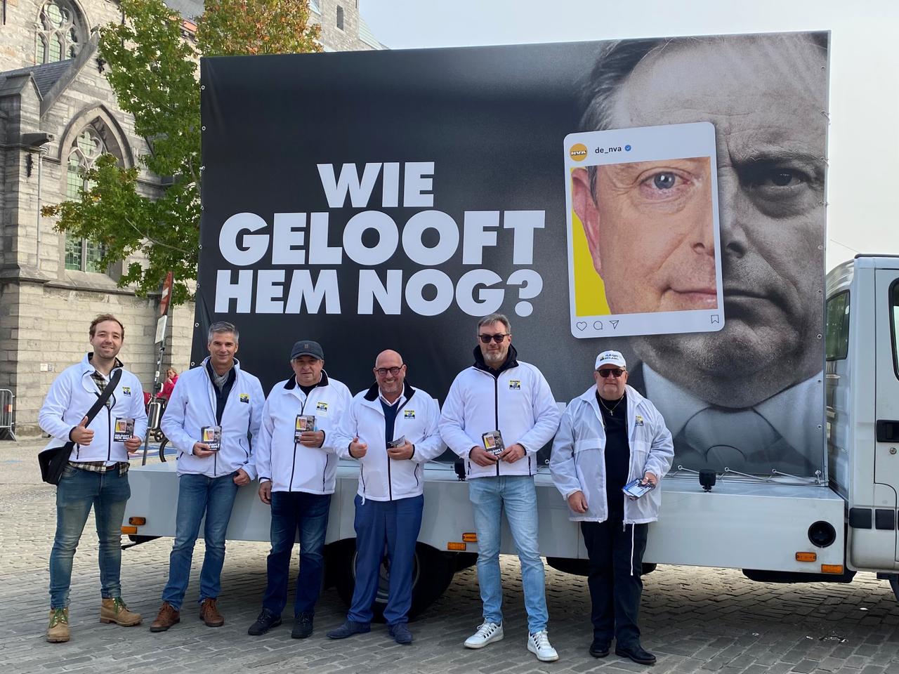Frustratie op de markt van Deinze: “Wie gelooft De Wever nog?”