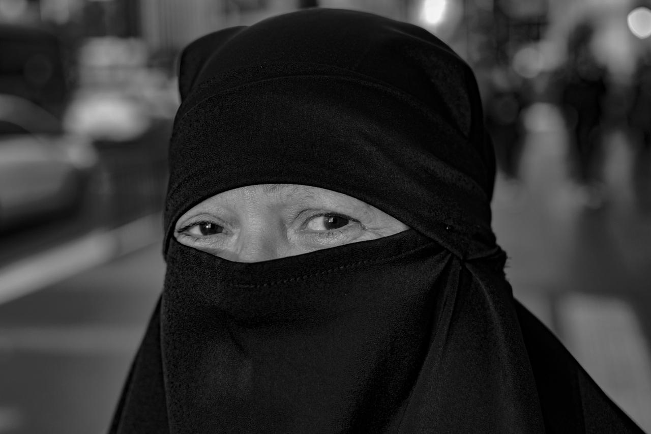 Geen gezichtsbedekking in ons straatbeeld