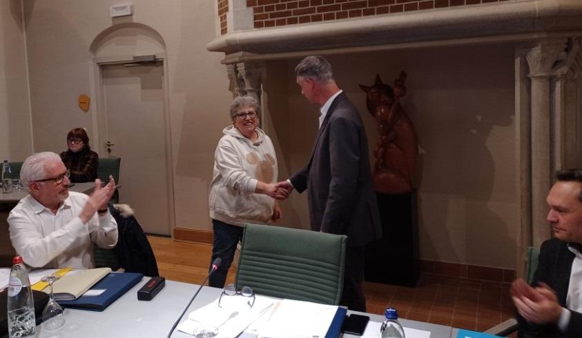 Inge Strijbol legt eed af als gemeenteraadslid