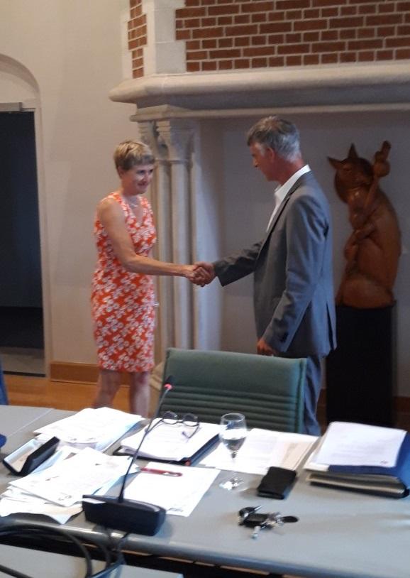 Katrien De Schepper legt eed af als gemeenteraadslid