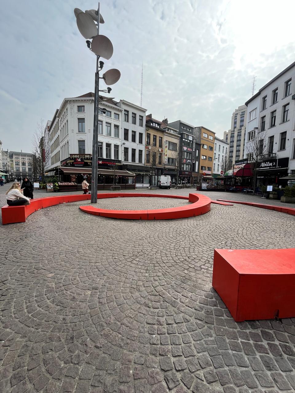 Horecaondernemers Statiestraat protesteren via petitie tegen drugsoverlast, verloedering, wildparkeren en beperking terrassen