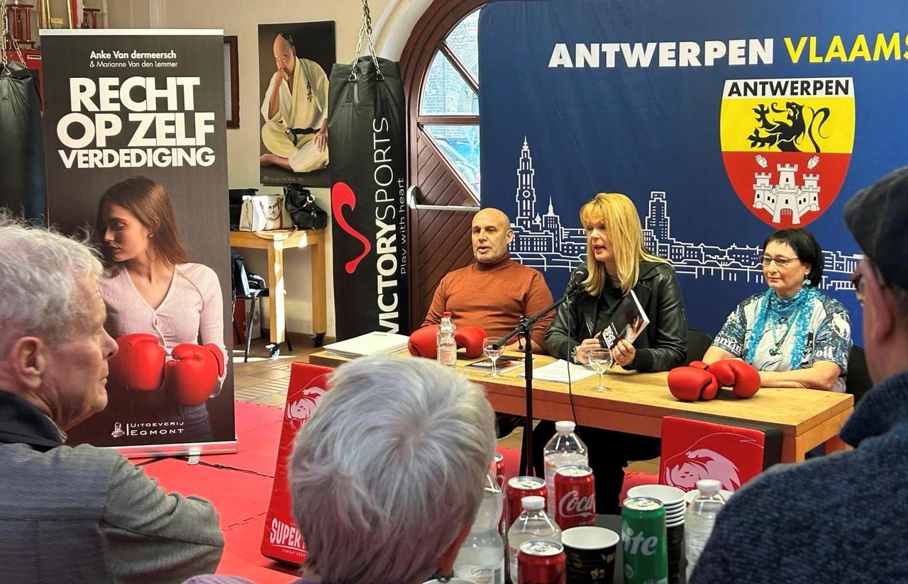 Anke Van dermeersch stelt nieuw boek Recht op Zelfverdediging voor